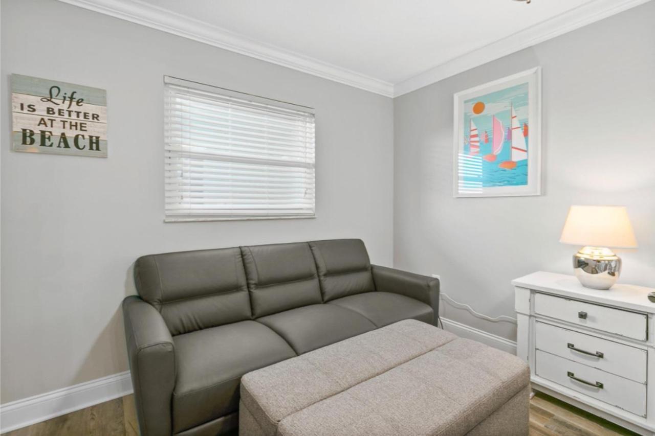 Gorgeous 3 Bedroom Condo In The Perfect Locationseaoats302 Сант Пит Бич Экстерьер фото