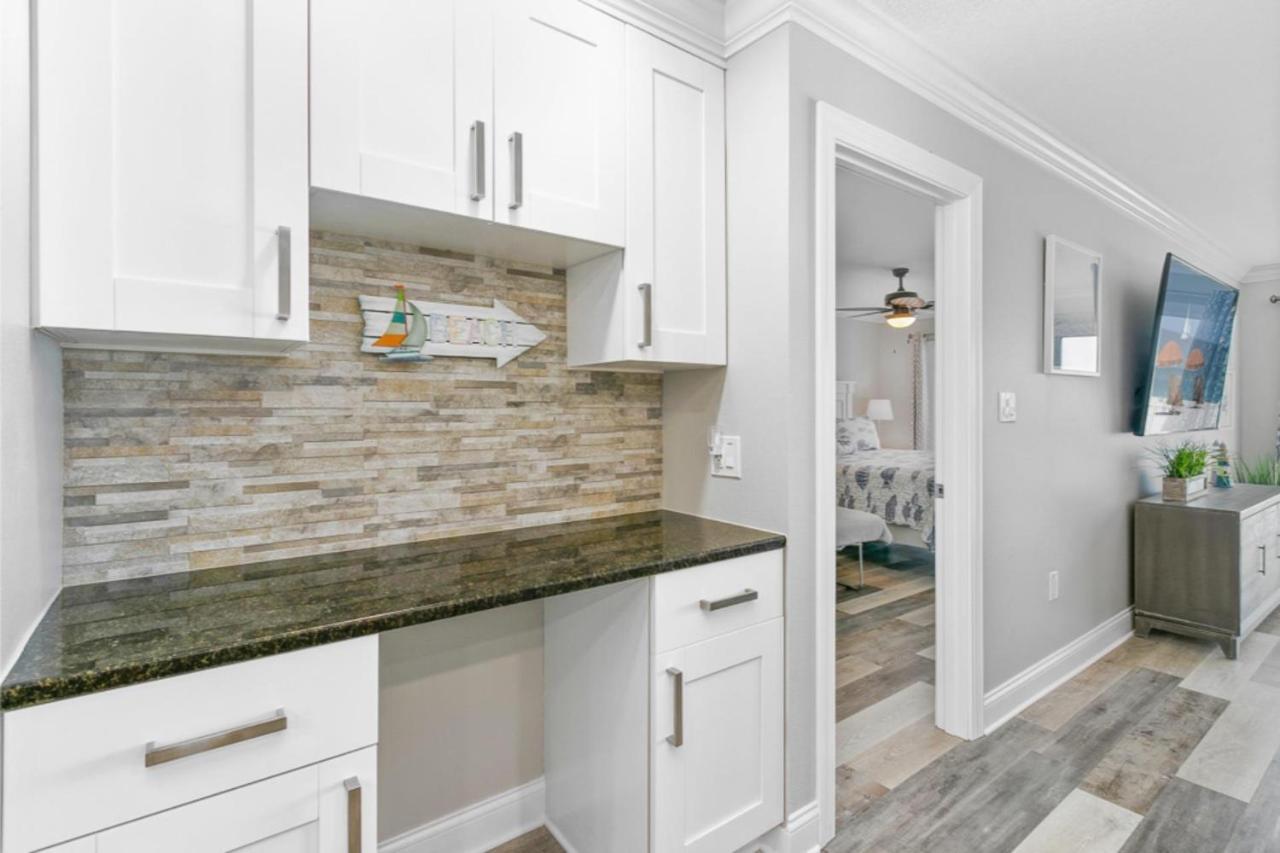Gorgeous 3 Bedroom Condo In The Perfect Locationseaoats302 Сант Пит Бич Экстерьер фото